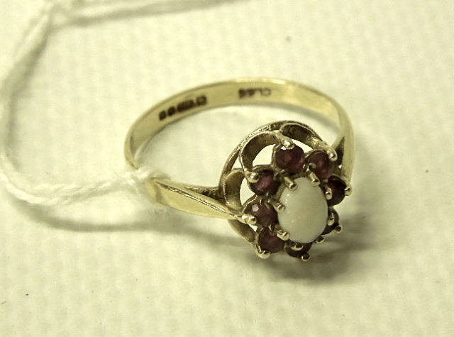 9CT GOLD OPAL AND GARNET RING SIZE P APPROX - Image 3 of 3