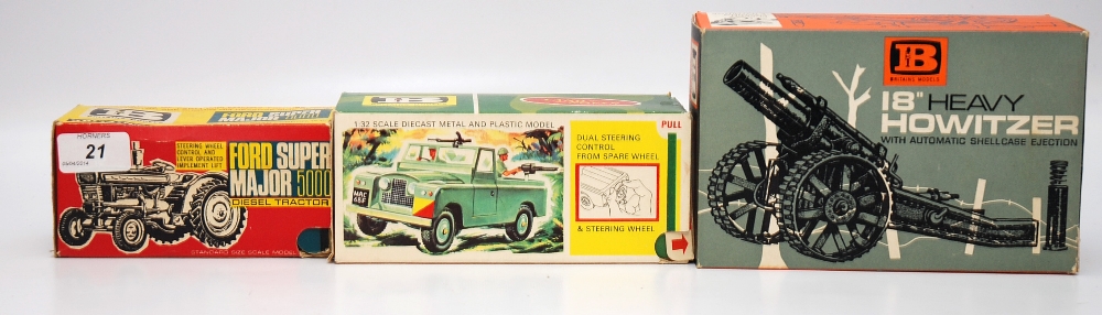 3 BRITAINS DIECAST MODEL VEHICLES BOXED INC. 9740 18' HOWITZER GUN, 9777 MILITARY LANDROVER, 9527