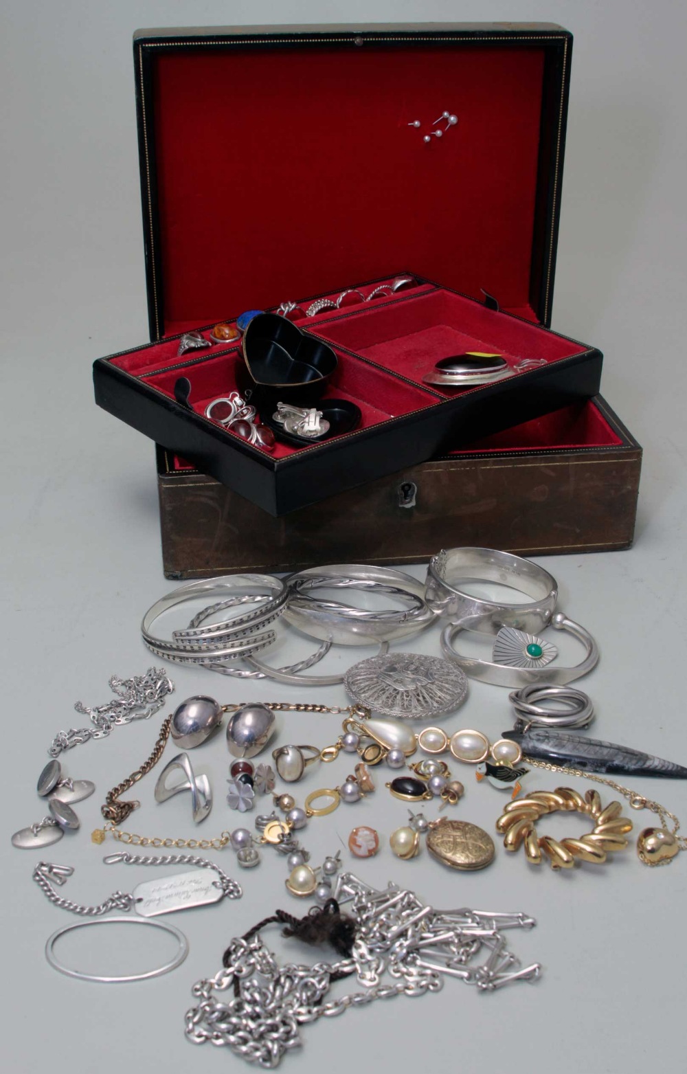 A quantity of silver jewellery, including rings, chains, earrings, bracelets, two pairs of