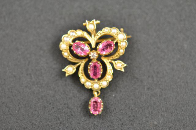 A 9ct gold pink tourmaline, pearl and diamond trefoil brooch/ pendant, 3.2x2.2cm   CONDITION REPORT: