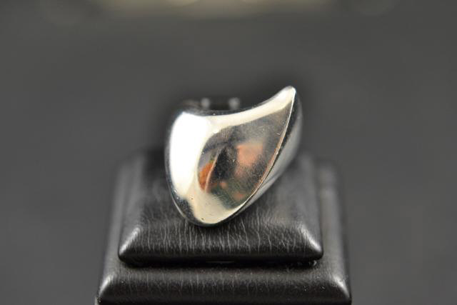 A Georg Jensen .925 silver ring, size O 1/2 - approx weight 23.5g