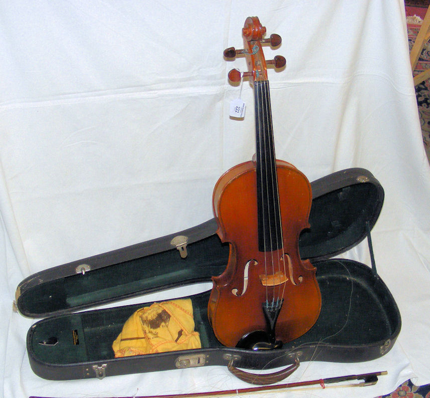 A mid 20th century Leslie Shepperd viola with 40cm two piece back - rosewood pegs and nickel mounted