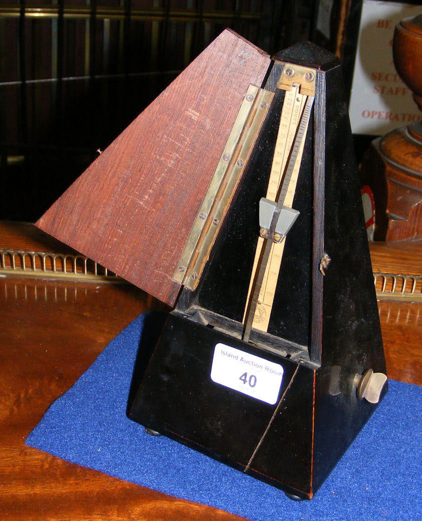 A French metronome by Masliel, Paris.