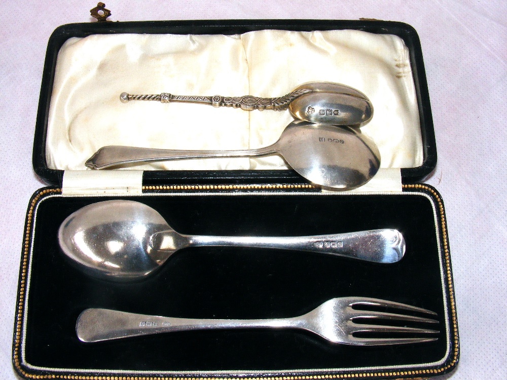 A cased sterling silver fork & spoon hallmarked for Birmingham (45 grams) , an ornate sterling - Image 2 of 2