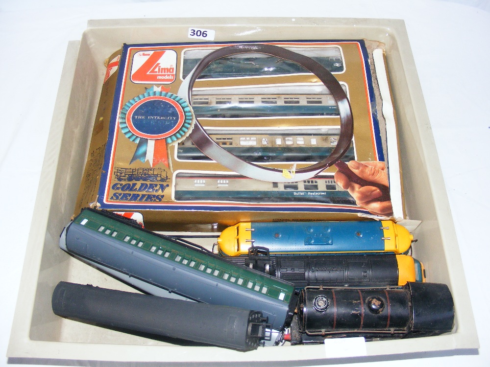 A tray of oo gauge locomotives etc.
