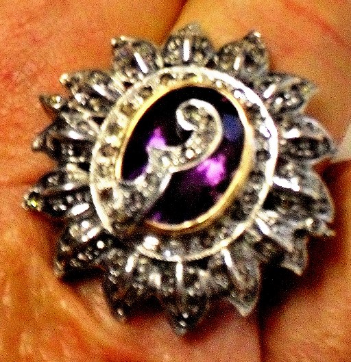 Ladies Ring 18ct gold & silver  Ladies amethyst and diamond large ring.