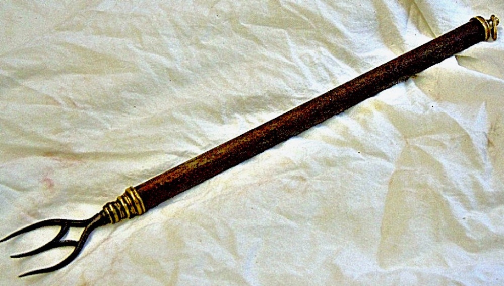 Victoriana - Victorian Toasting Fork  Brass/wood telescopic handle.  Lovely engineering.  12"" to