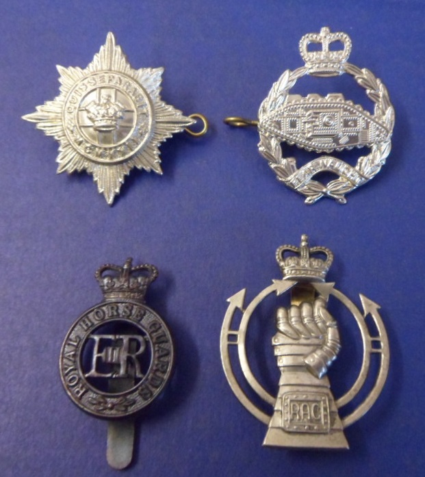 Militaria Badges - British Cap Badges Post World War II:- Royal Horse Guard (The Blues), QEc, Queen