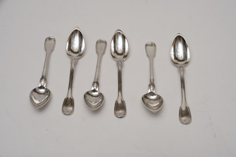 set of 6 silver teaspoons  no marks 132 gms