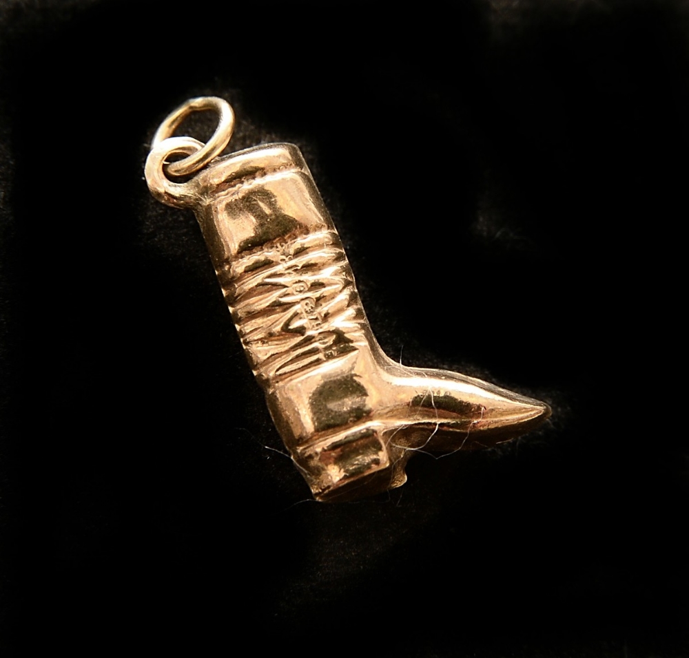 9ct gold `boot` charm 0.65g