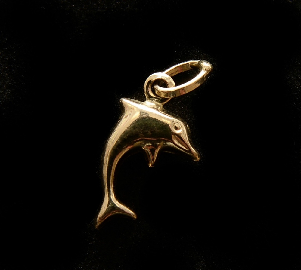 9ct gold `dolphin` charm 0.24g