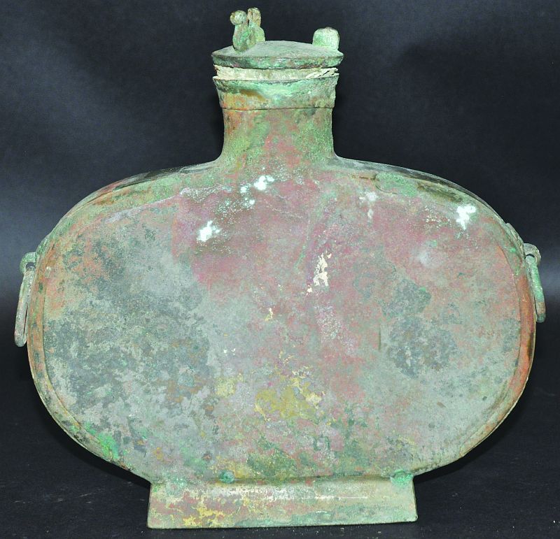 AN ARCHAIC CHINESE BRONZE VASE & COVER, probably Han Dynasty, with good unpolished patination, the