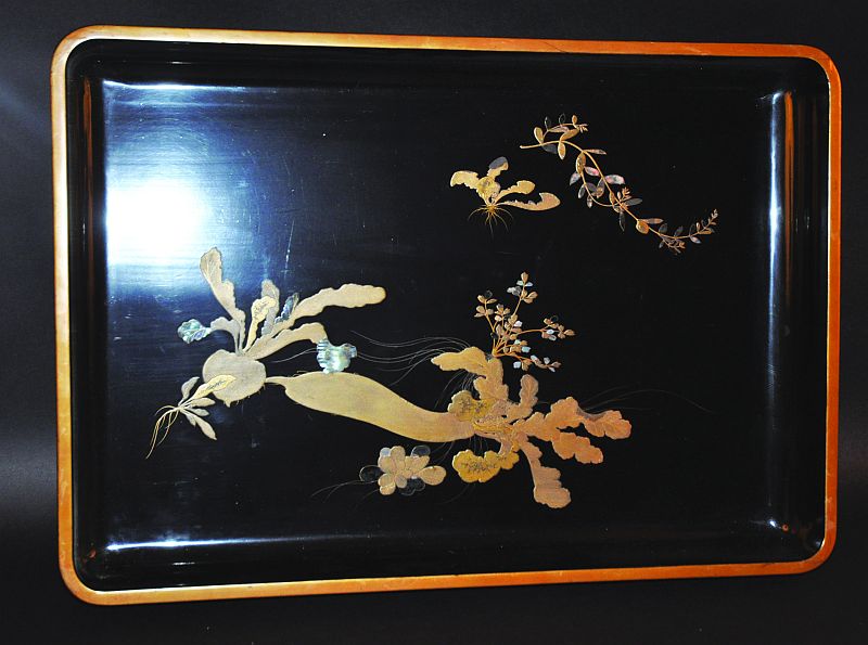 A LARGE JAPANESE LATE 19TH CENTURY MEIJI PERIOD GOLD & MOTHER-OF-PEARL ONLAID LACQUERED WOOD TRAY,