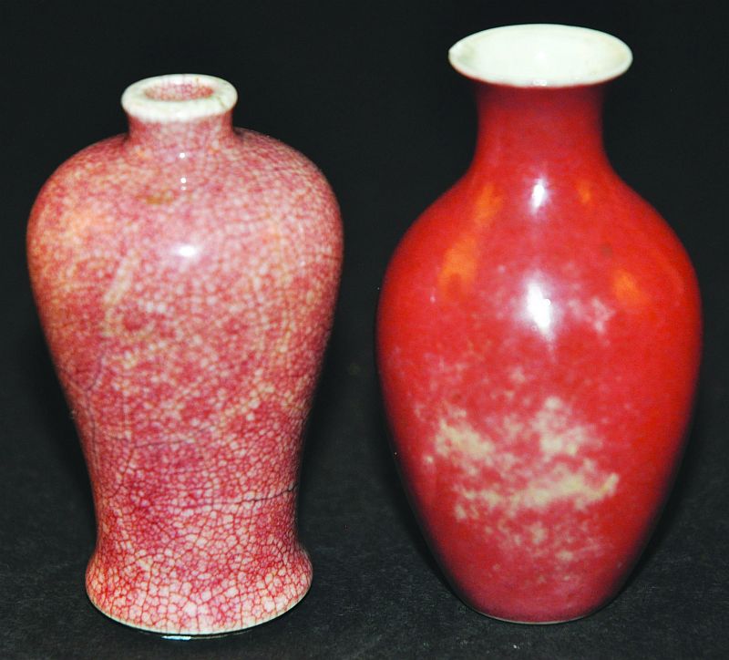 A 19TH CENTURY CHINESE MINIATURE PEACH BLOOM CRACKLEGLAZE MEIPING VASE, 3in high; together with a