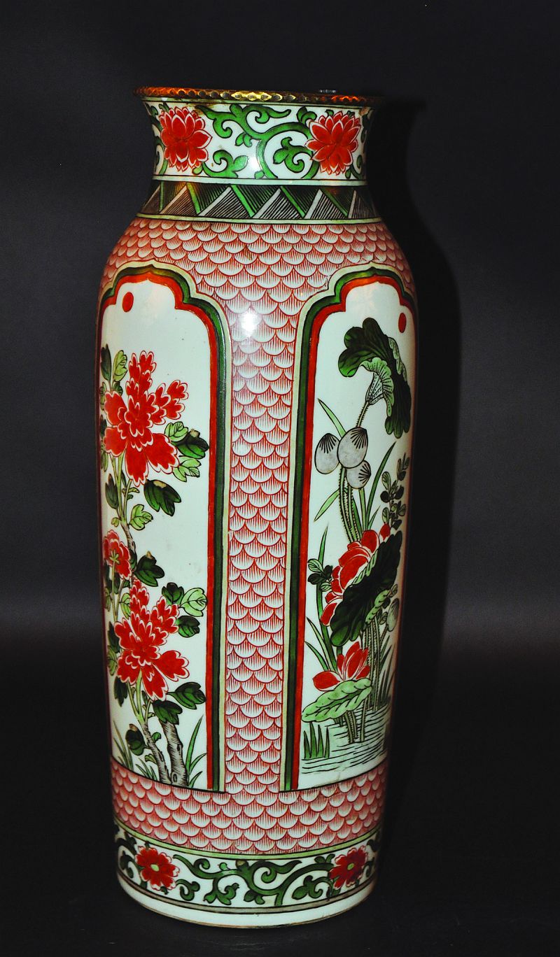 A LARGE 19TH/20TH CENTURY CHINESE FAMILLE VERTE PORCELAIN VASE, fitted with a European brass lamp