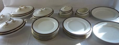 Imperial Porcelain Wedgwood & Co pt dinner service approx 28 pieces