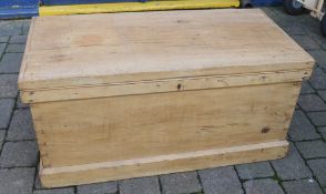 Pine blanket box