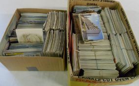 2 boxes of mainly modern cards & family photos