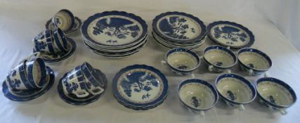 Booths 'Real old willow' pt dinner service approx 40 pieces