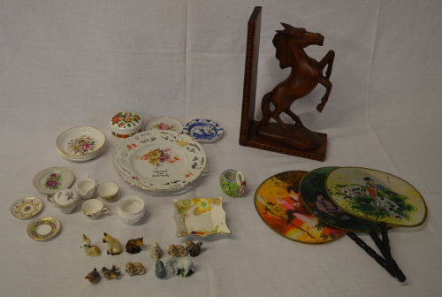 Spode miniature pt tea set, oriental fans, wooden horse figure, Wade whimsies inc Bambi etc