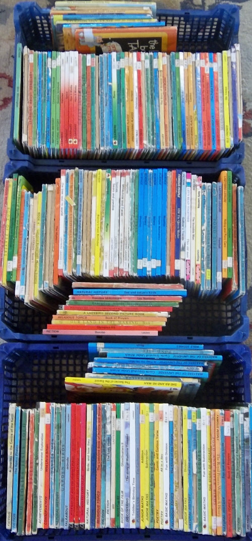 Various ladybird books (approx 175)