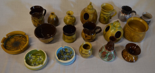 18 pieces Alvingham/Skegness pottery