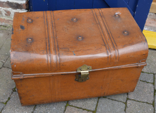 Tin trunk