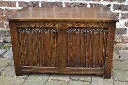 Sm coffer with linen fold panels