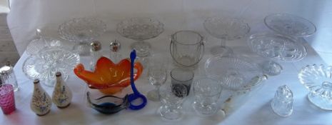 Assorted glassware inc cake stands, ice bucket & Murano style dishes