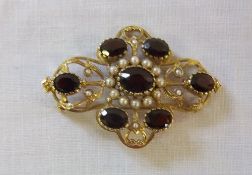 9ct gold brooch