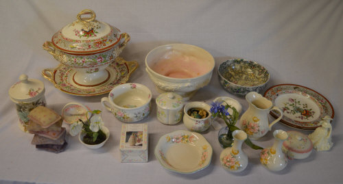 Ceramics inc Sylvac bowl, lg tureen etc