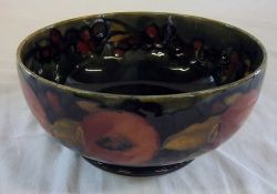 Moorcroft pomegranate bowl signed in blue at base d 18.5 cm h 9 cm