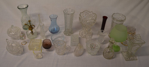 Glassware inc vases, trinket pot, gravy boat, sm jug etc