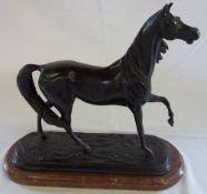 Bronze horse on base h 30 cm L 33 cm