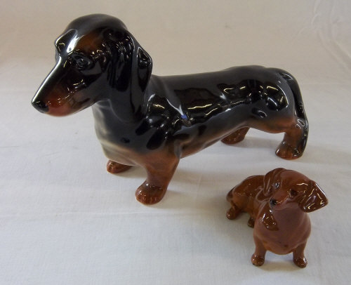 Lg & sm Beswick Daschunds