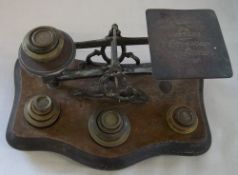 Set of postal scales & weights on shaped base