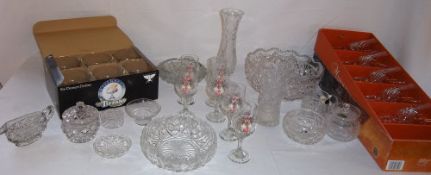 Box of assorted glassware