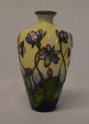 Moorcroft vase h 16 cm