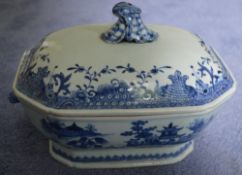 18th Cent Chinese exportware porcelain B&W tureen with rabbit head handles & sea crest finial (old