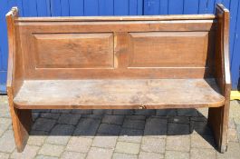 Sm oak panelled pew 1.33m long