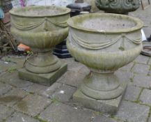 Pr of garden urns