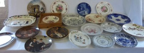 Assortment of plates inc Royal Copenhagen, Minton & Wedgwood