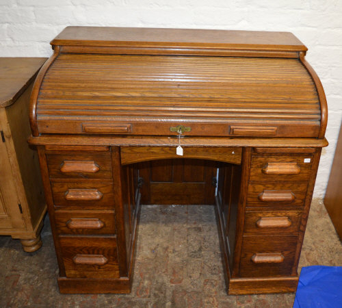 Early 20th cent American roll top desk