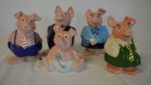 5 Wade Natwest pig money boxes