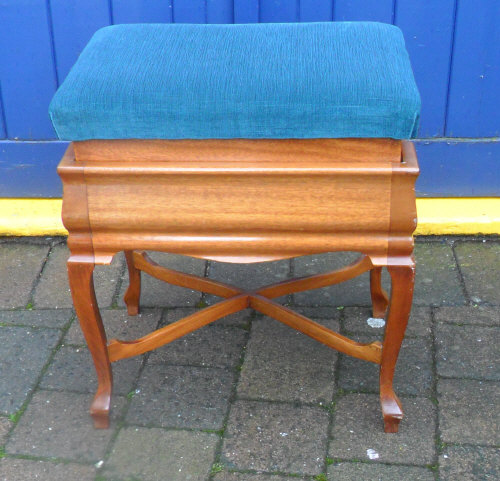 Piano stool