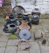 Various cast iron items inc horseshoes, wall boss, hoppers, wheel etc