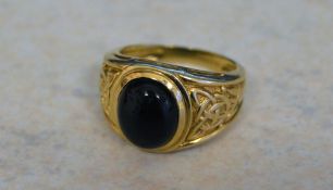 9ct gold Onyx gents ring, size R