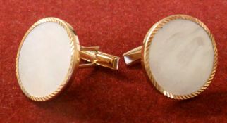 Pr 18ct gold pearl cuff links