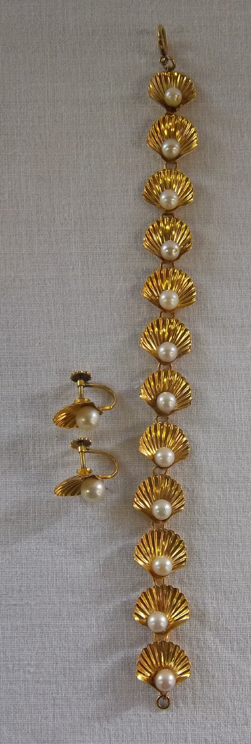 14ct gold & pearl earrings and bracelet L 6.5"