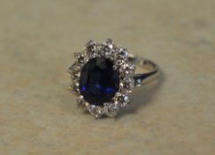 18ct white gold sapphire & diamond ring set with 4.5ct sapphire of good colour & clarity & 1.5ct